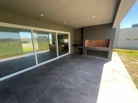 VENTA EXCELENTE CASA BARRIO SAN SIMÓN, CANNING - 5 AMBIENTES