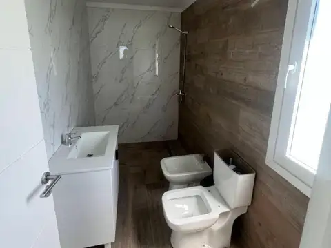 VENTA EXCELENTE CASA BARRIO SAN SIMÓN, CANNING - 5 AMBIENTES