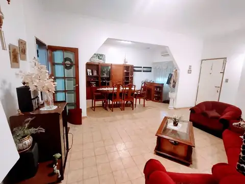 Depto Tipo Casa en Venta de 5 ambientes