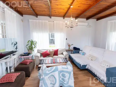 Casa 6 ambientes con 3 baños