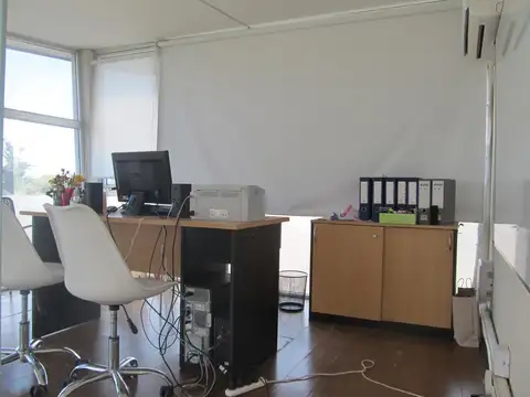 Oficina en venta y alquiler con cochera en Tigre