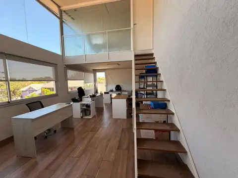 Oficina en venta y alquiler con cochera en Tigre