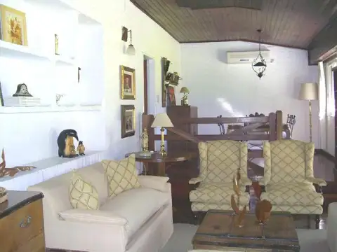 Casa - a 200 metros de Panamericana- Zona  El Triangulo