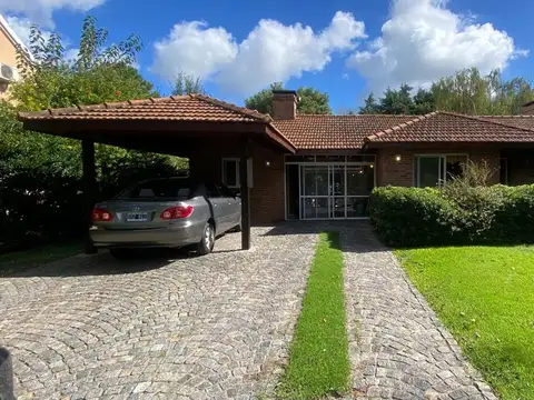 Alquiler Casa en Barrio cerrado Santa Ana