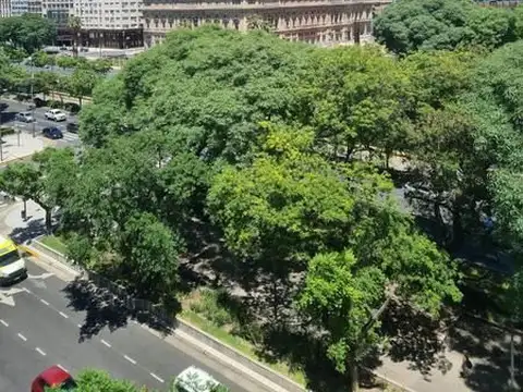 Oficina en alquiler al frente en Microcentro  / Retiro de 40