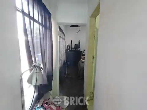 CASA EN ESPECTACULAR LOTE PROPIO DE 360 M2 TOTALES EN LOS STUDS AL 1000