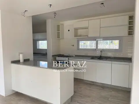 Casa en Venta en Vila Marina, USD 270.000