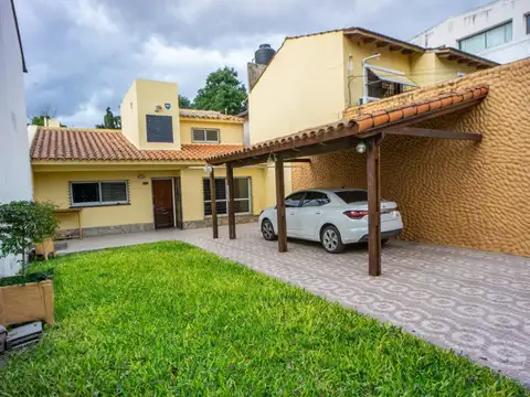 Casa en Venta, la Florida, Rosario, 3 dormitorios, jardin y cochera !