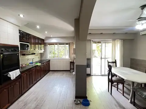 CASA 5 AMBIENTES CON PISCINA EN VENTA - RAMOS MEJIA