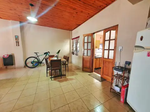 Casa 4 ambientes con 1 baño