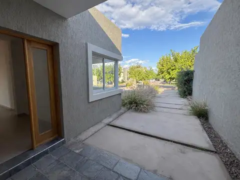 Casa en Venta al Este