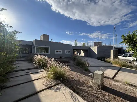 Casa en venta en barrio privado en Maipu Coquimbito