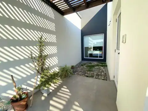 Casa en Venta en Pilar del Este - Santa Elena, USD 180.000