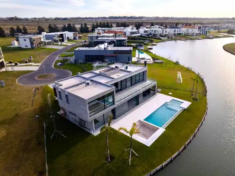 CASA VENTA 6 AMBIENTES A LA LAGUNA TERRALAGOS 