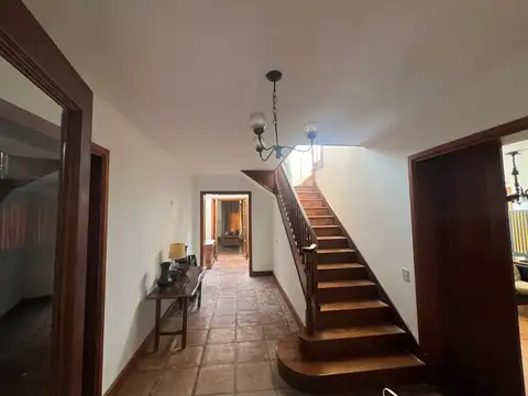 Casa en Venta con 5 cocheras