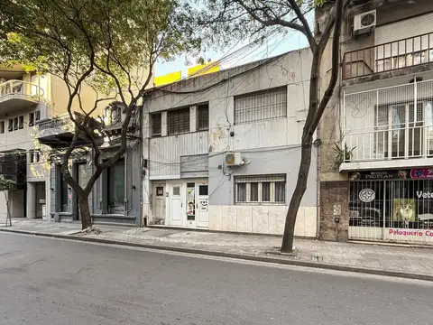 Casa 7 ambientes con 2 baños