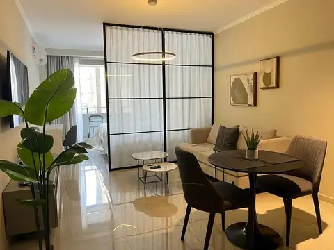 Dos ambientes amplios - totalmente amoblado y equipado - balcón