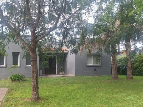 OPORTUNIDAD! Casa en Barrio Santa Teresa. Casa en 1 planta. 3 dormitorios. CON RENTA