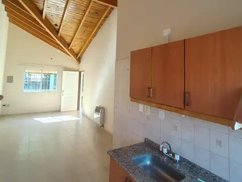 Casa en Alquiler con 1 cochera