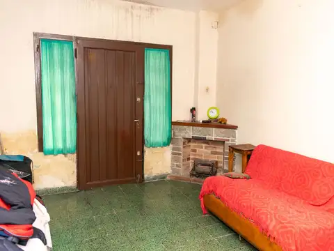 Casa 4 ambientes con 1 baño
