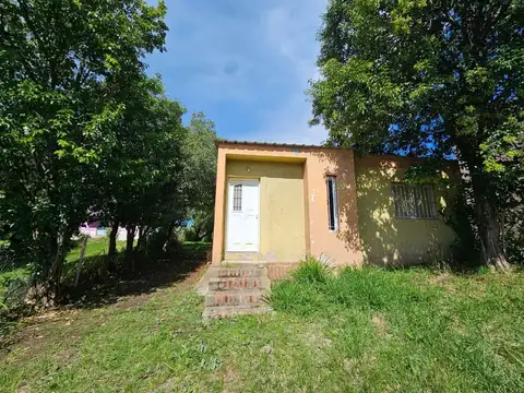 VENTA CASA 2 DORMITORIOS AGUA DE ORO 