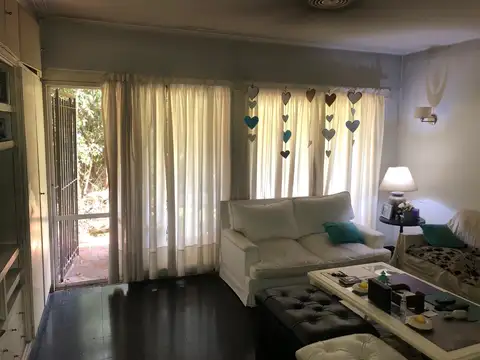 INTERESANTE CHALET DE 6 AMB