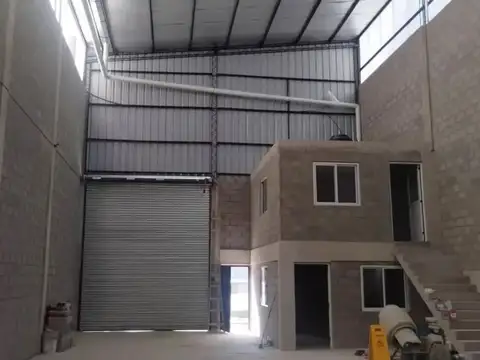 Galpon en Alquiler 20  mts Frente