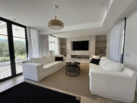 Av. Jorge Newbery 5005, B7600 Buenos Aires, Provincia De Buenos Aires, Argentina, Mar Del Plata, Buenos Aires, Argentina.