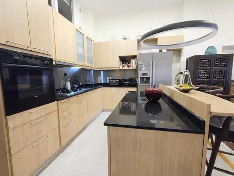 Venta departamento de 4 ambientes en Villa del Parque con patio, se acepta permuta