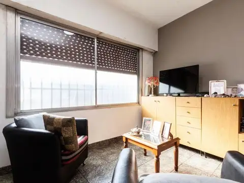 Casa 6 ambientes con 2 baños