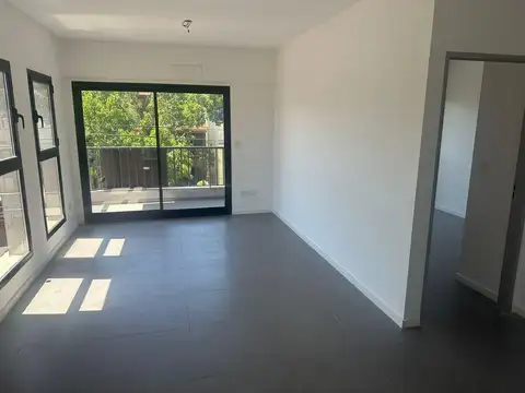 Departamento de tres ambientes a estrenar con coch en Florida Oeste