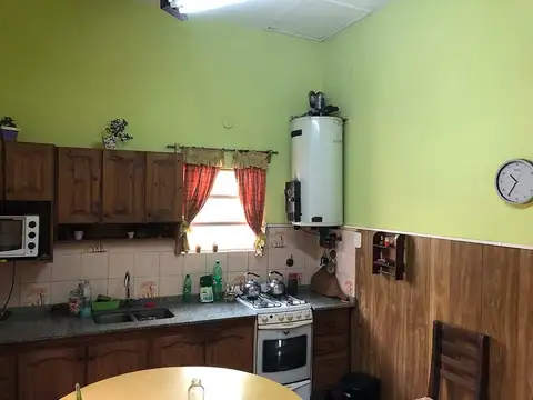 PROPIEDAD EN VENTA SOBRE AV. EVA PERON   LOTE DE 8,66 X 54