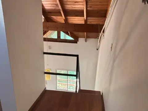 Casa en Alquiler con 1 cochera