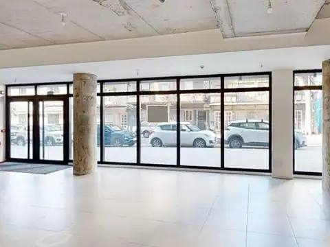 Amplio Local en Venta, con Renta. Ideal para inversión. Cordón - Montevideo