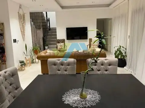 Casa 4 ambientes con 3 baños