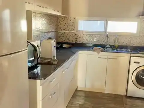 Casa en Alquiler con 9 cocheras