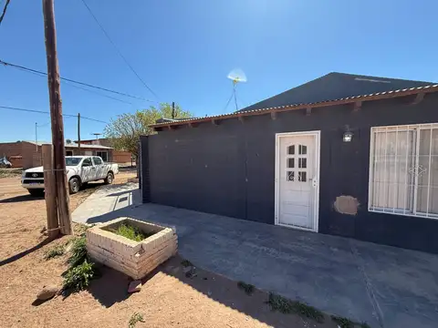Casa en Alquiler con 9 cocheras
