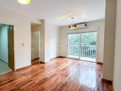Juan Bautista Alberdi al 1400 entre Av. Maipu y Cordoba