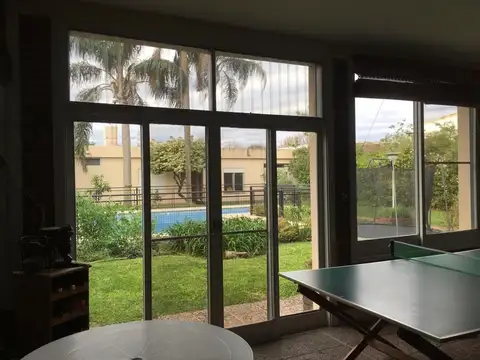 Casa 5 ambientes con 3 baños