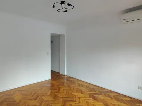 OPORTUNIDAD  MUY LUMINOSO, BAJAS EXPENSAS Y EXC UBICACION!