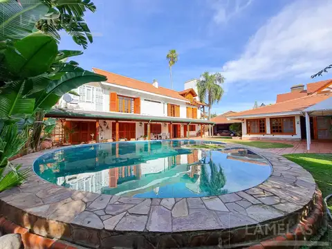 Venta Casa de categoría 5 dormitorios Alberdi  - Rosario