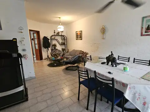 VENTA DE CASA CUATRO AMB, ZONA VILLA BALLESTER
