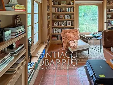 Casas Impecable en Venta de 467m2, lote de 1738m2 en Carmel Country Club , Pilar