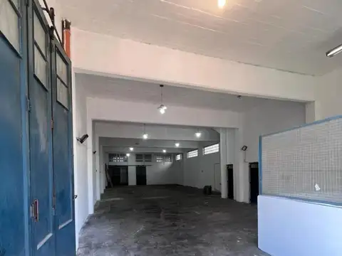 Alquiler de Galpón/Depósito de 215 m² en Villa Devoto