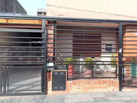 CASA - GALPON - DEPTO - RIOS  GALLARDO 1074 / PROPIEDAD MIXT