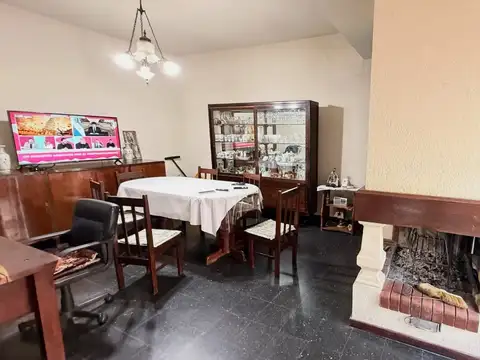 Casa 5 ambientes con 2 baños
