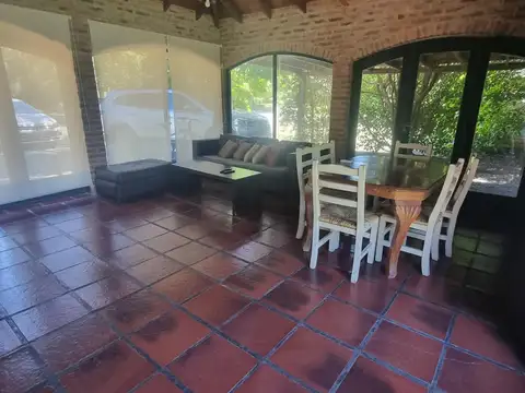 Casa 4 ambientes con 3 baños