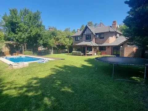 HERMOSA CASA EN CAMPOS DE ALVAREZ