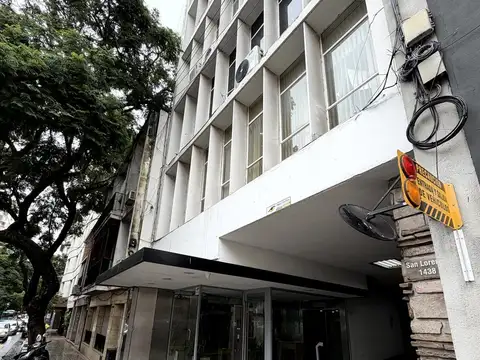 Oficina 5 ambientes con 3 baños