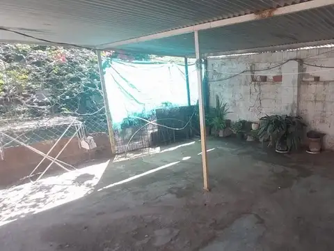 Casa 4 ambientes con 1 baño